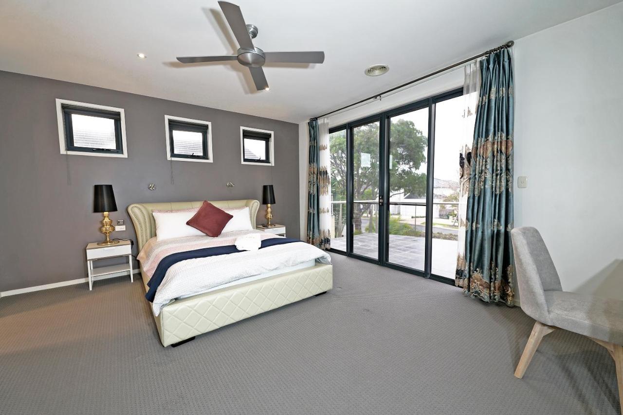 Luxury 7Brm Entire House Lakeview Blackswans Wifi Bbq Resort ポイント・クック エクステリア 写真